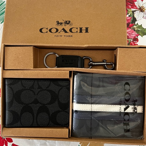 Coach Signature Black Wallet and Keychain Set - Picture 2 of 2